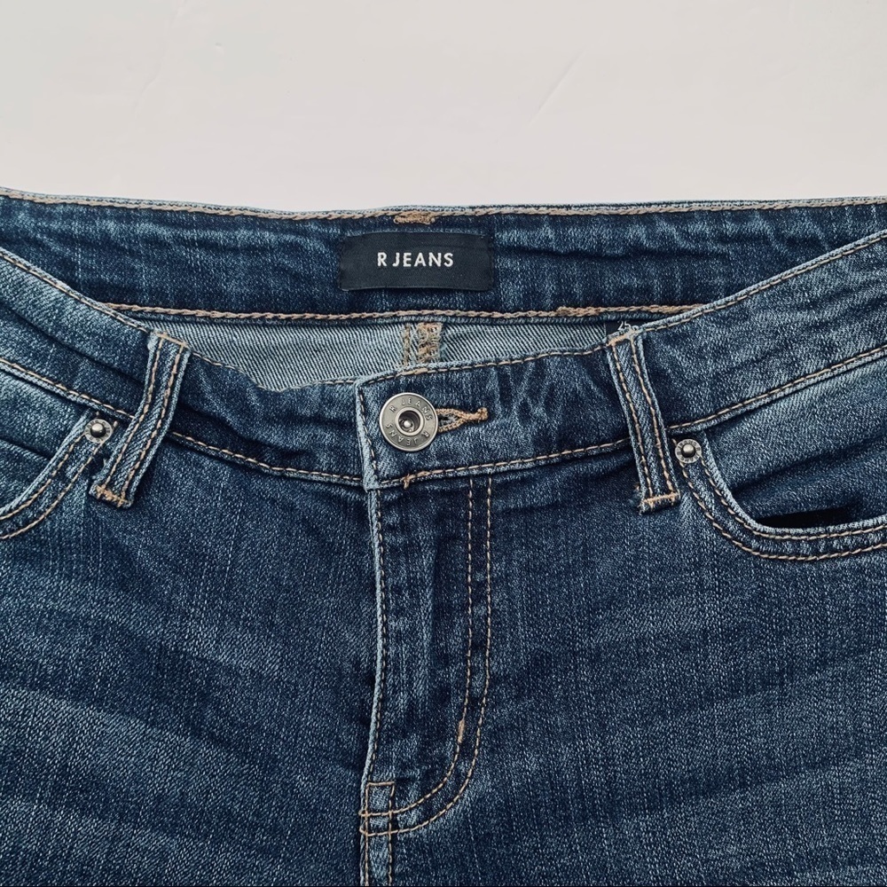 REITMANS Distressed Ankle Crop Jeans - Picture 5 of 10
